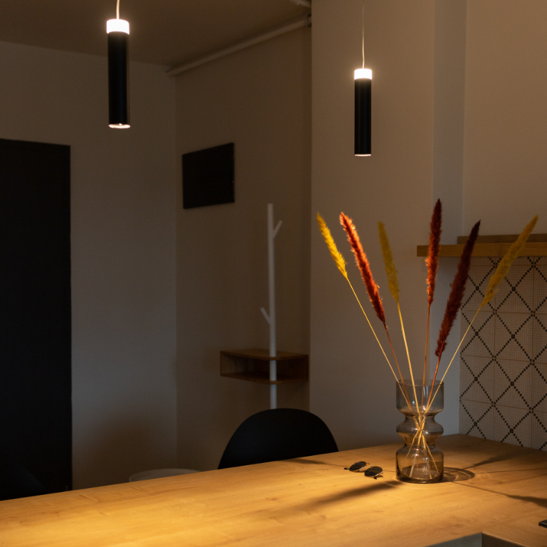 Small space, smart furniture - interior design photo