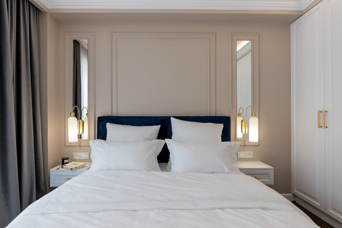 Glamorous Oasis - interior design photo